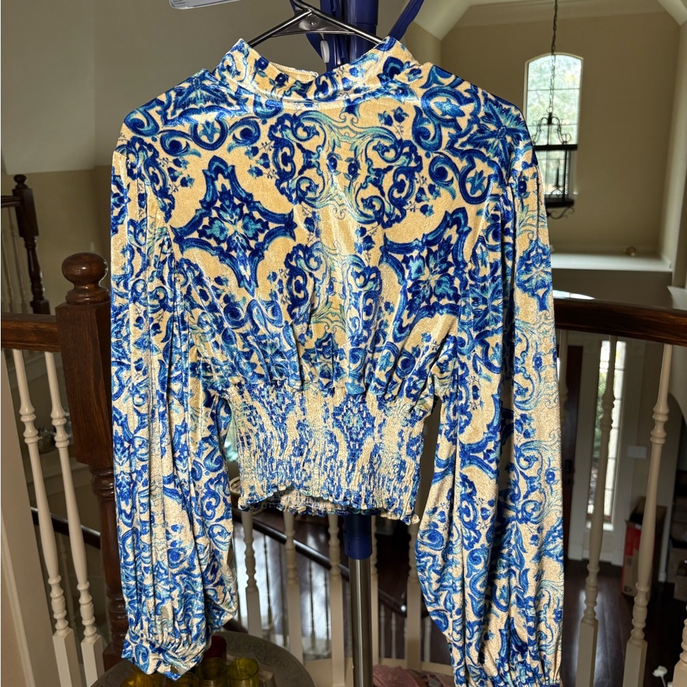 Famous Blue & Trendy Pattern Blouse 💙